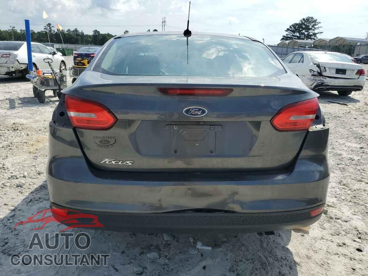 FORD FOCUS 2018 - 1FADP3E28JL275002
