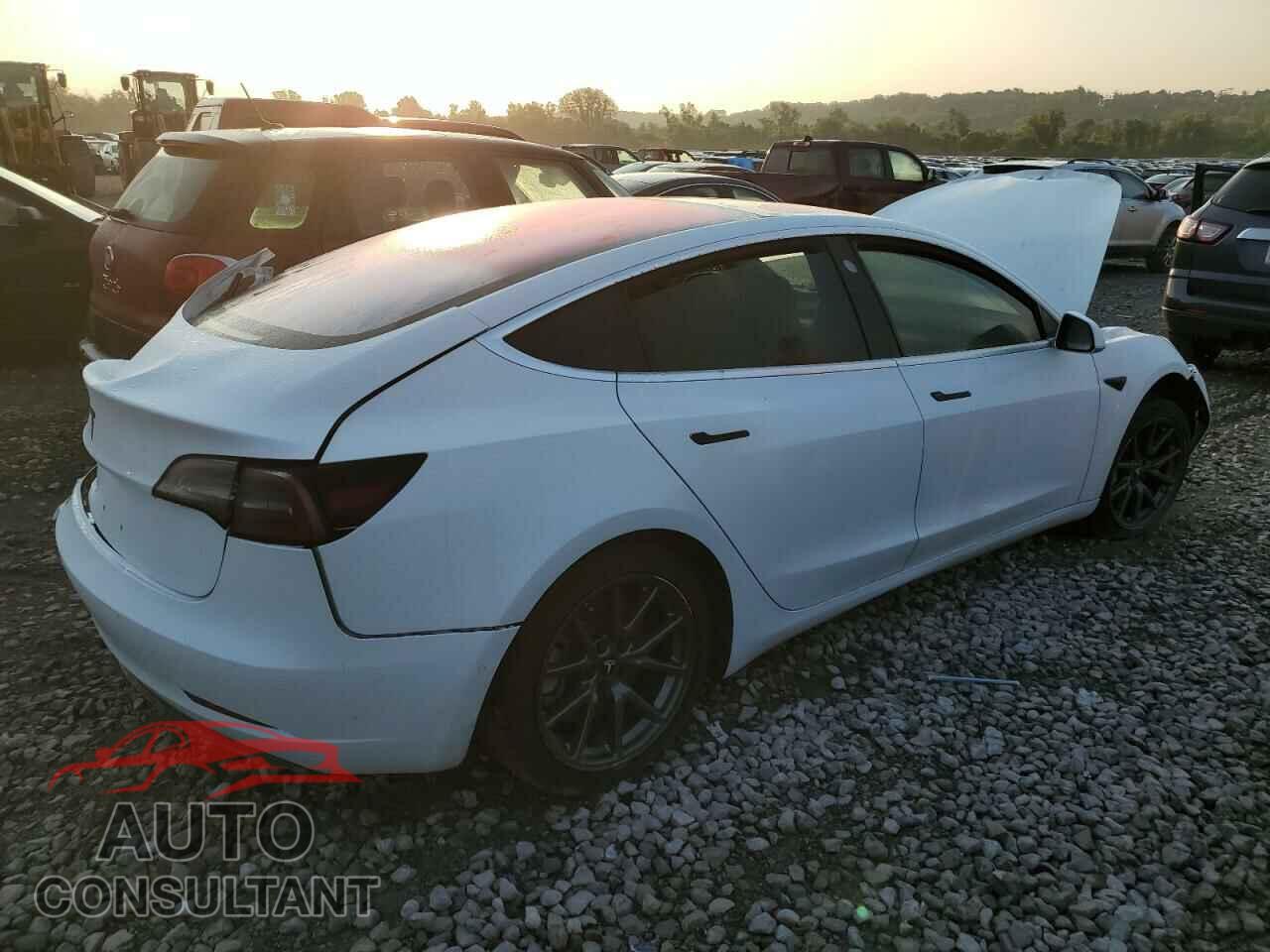 TESLA MODEL 3 2018 - 5YJ3E1EAXJF023472