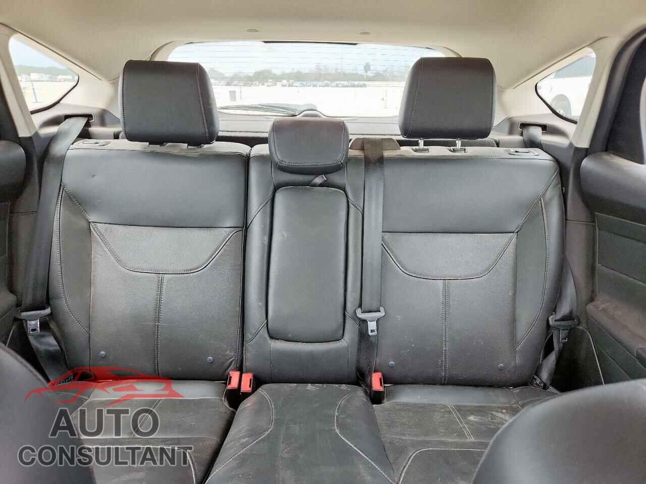 FORD FOCUS 2017 - 1FADP3N28HL346418