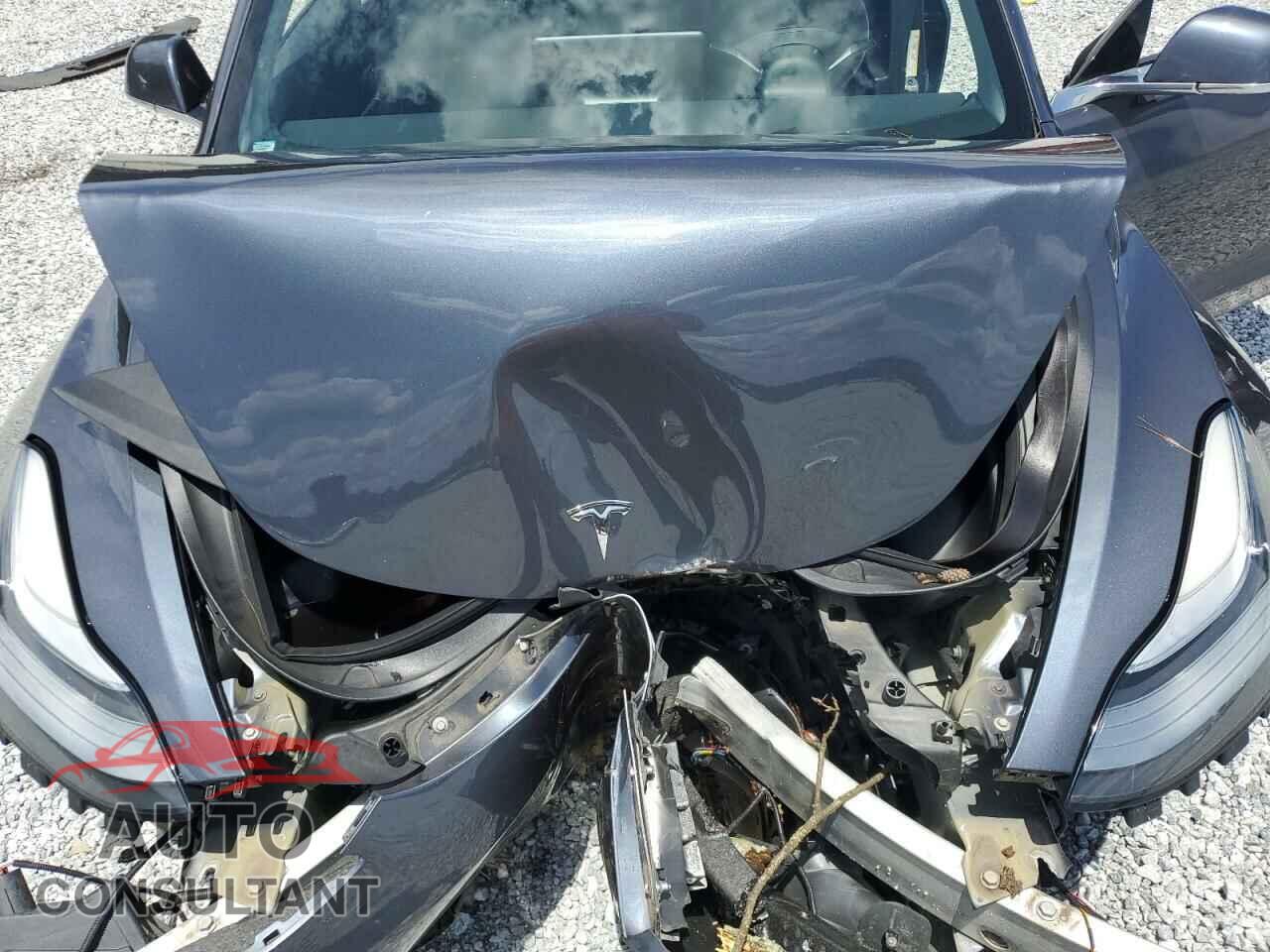 TESLA MODEL 3 2020 - 5YJ3E1EB3LF647447