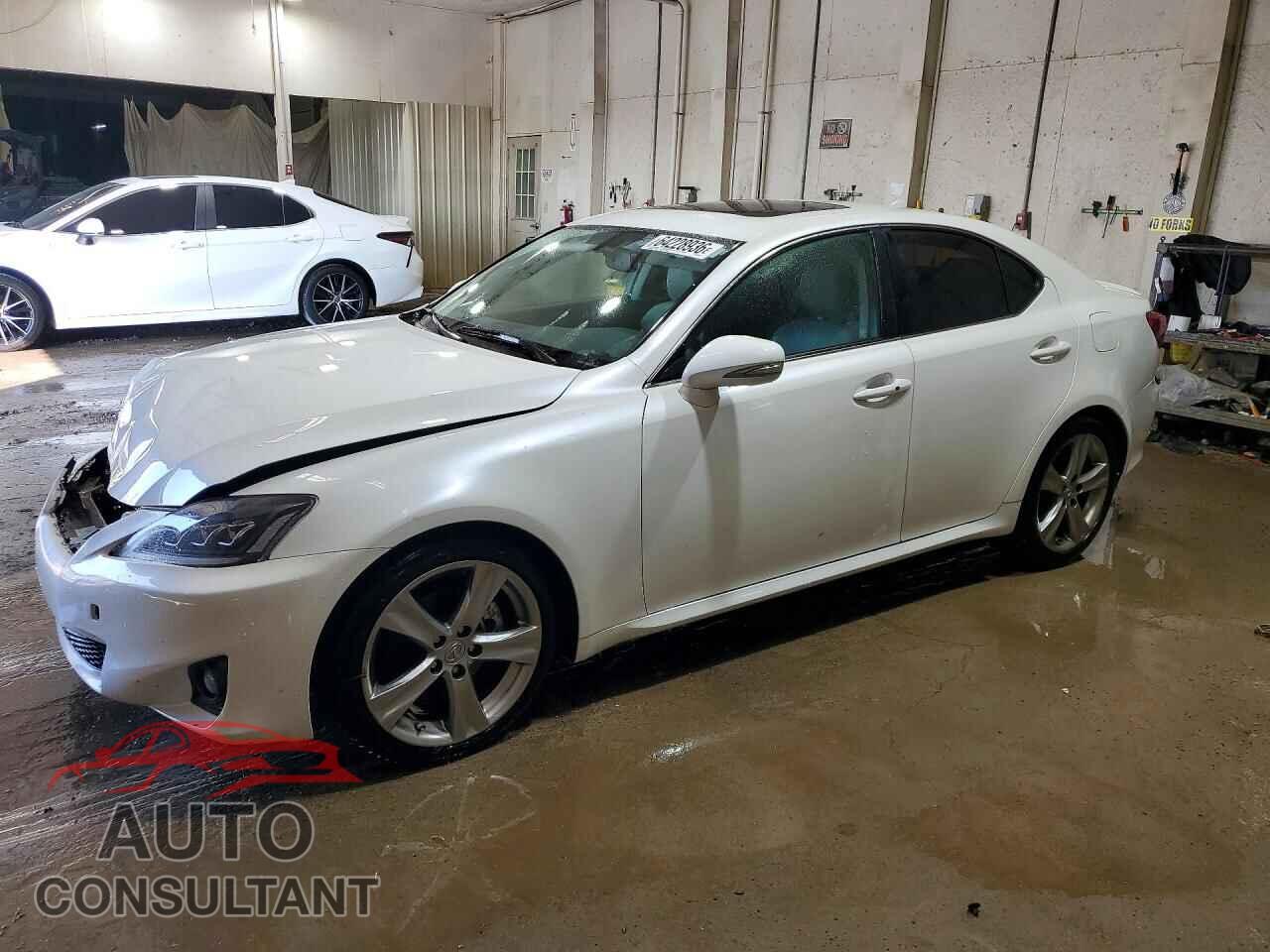 LEXUS IS 2011 - JTHBF5C25B5134704