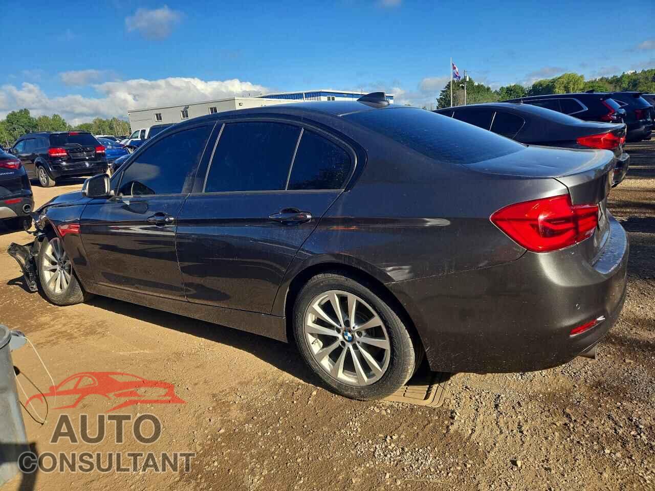 BMW 3 SERIES 2016 - WBA8E1G55GNU10900