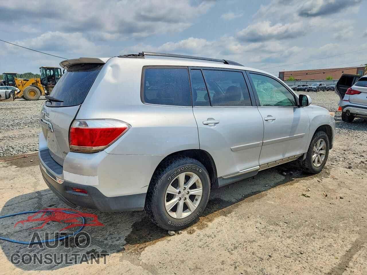 TOYOTA HIGHLANDER 2011 - 5TDBK3EH5BS041680