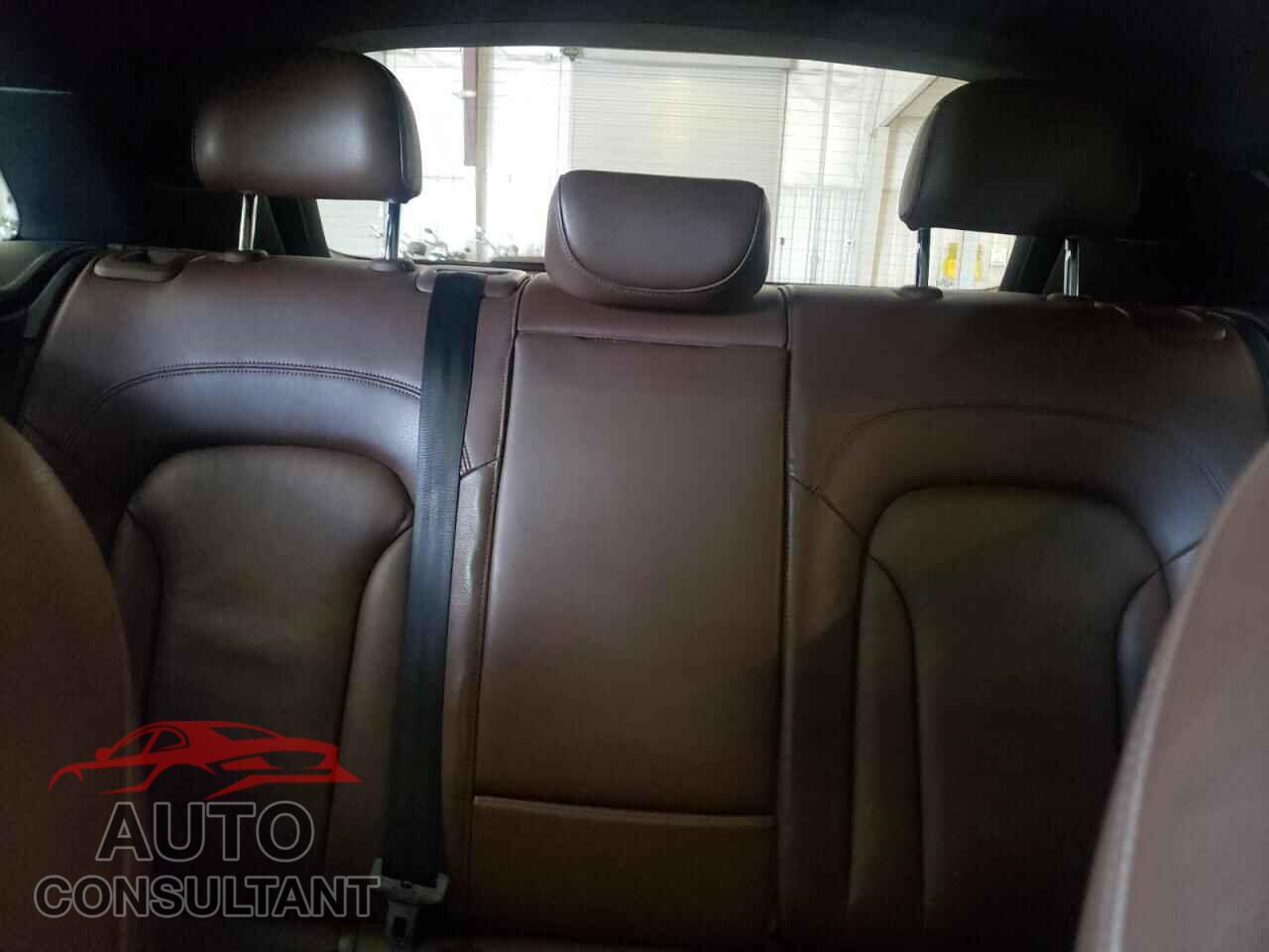 AUDI Q3 2017 - WA1GCCFS8HR000975