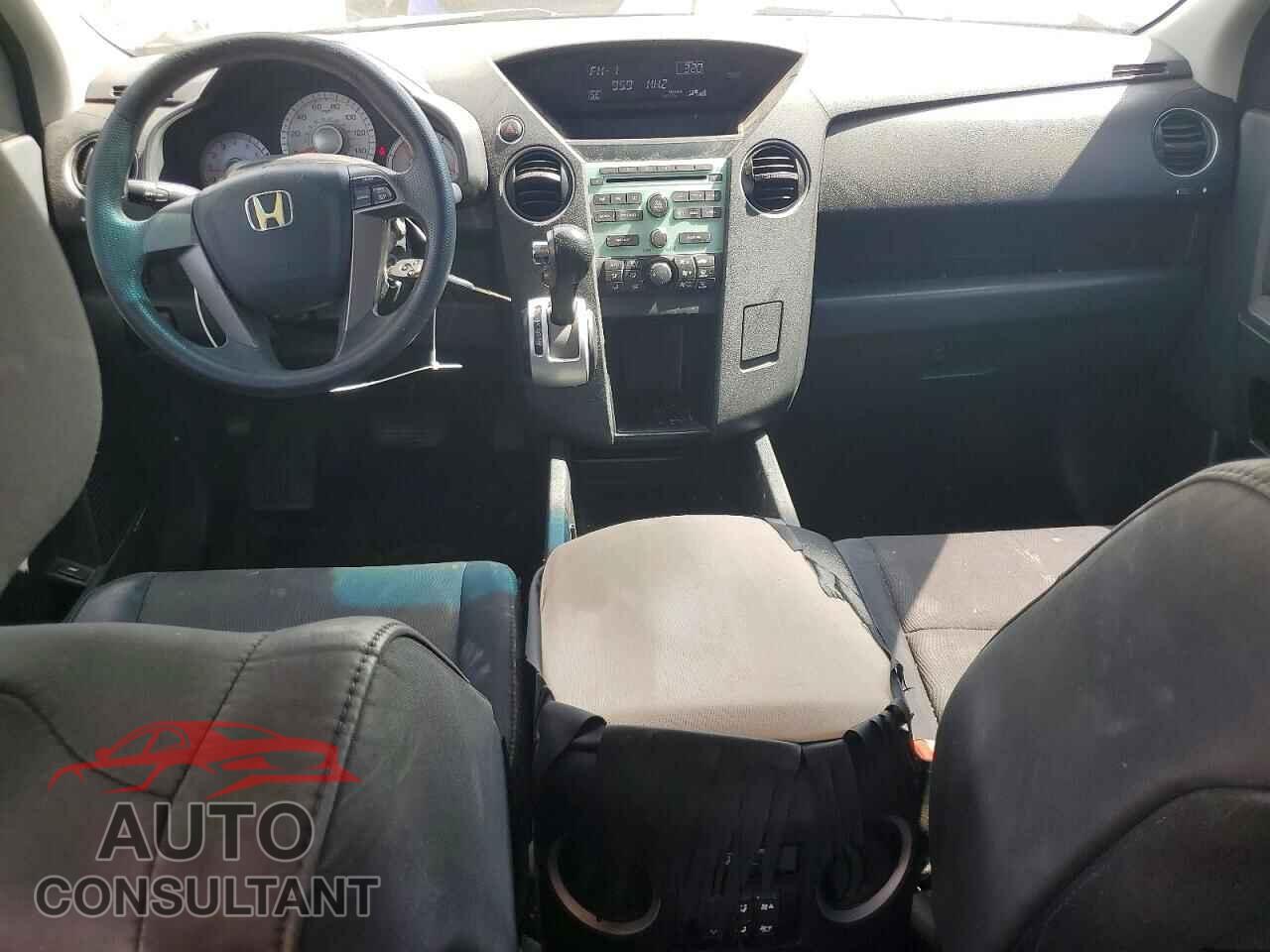 HONDA PILOT 2011 - 5FNYF3H21BB008606