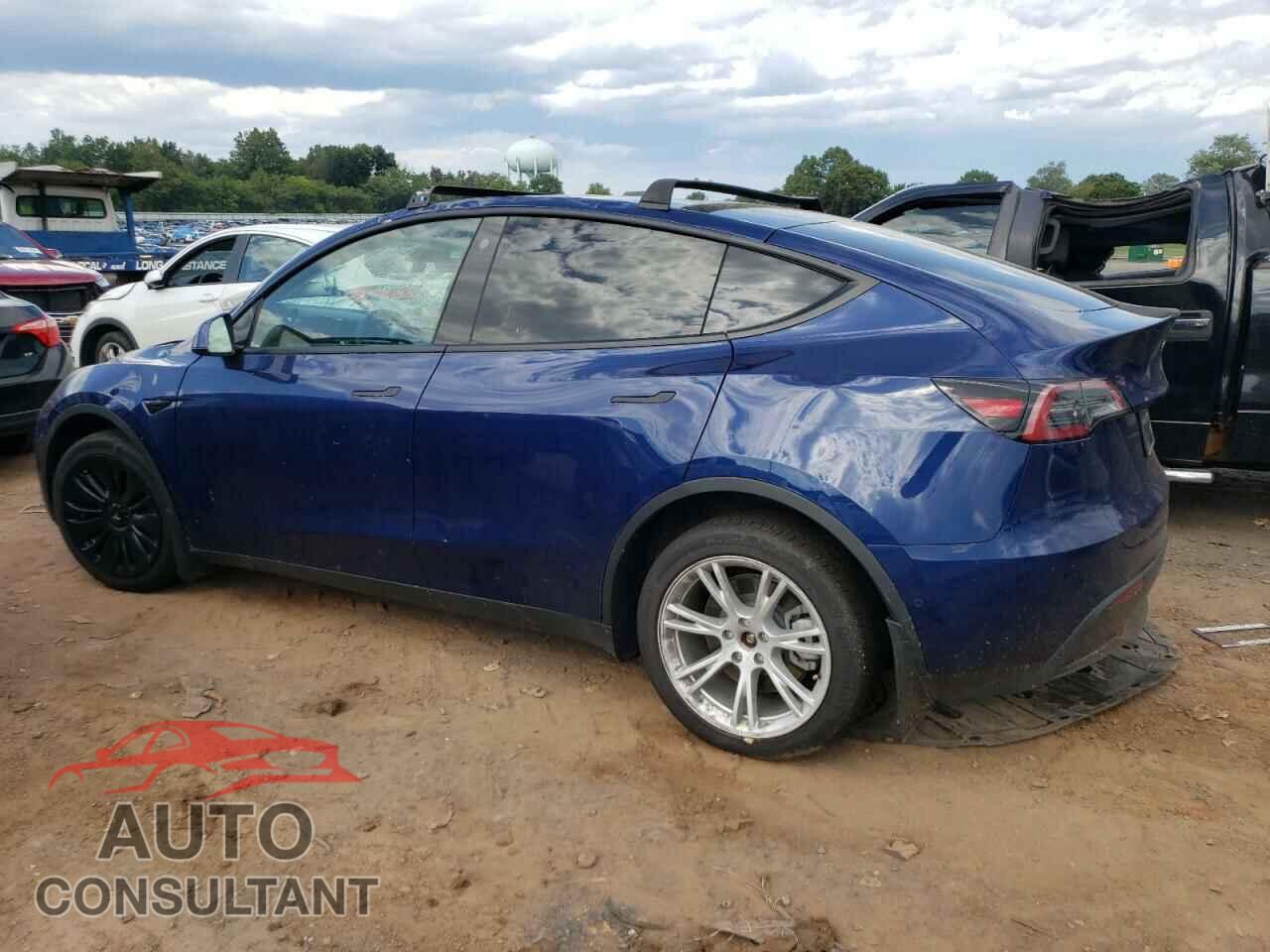 TESLA MODEL Y 2022 - 7SAYGDEE8NF463901