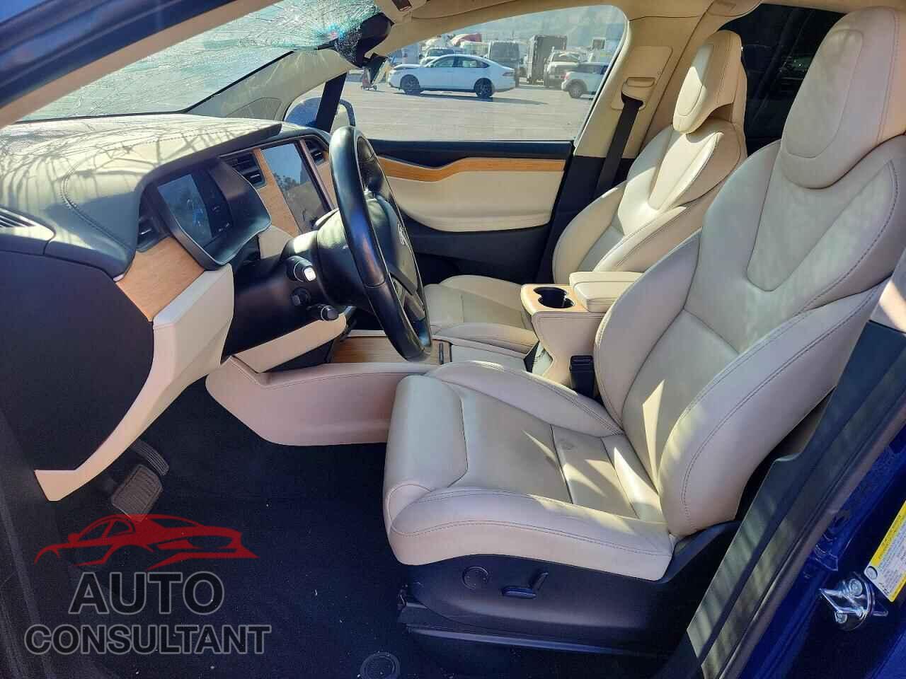 TESLA MODEL X 2018 - 5YJXCDE27JF140492