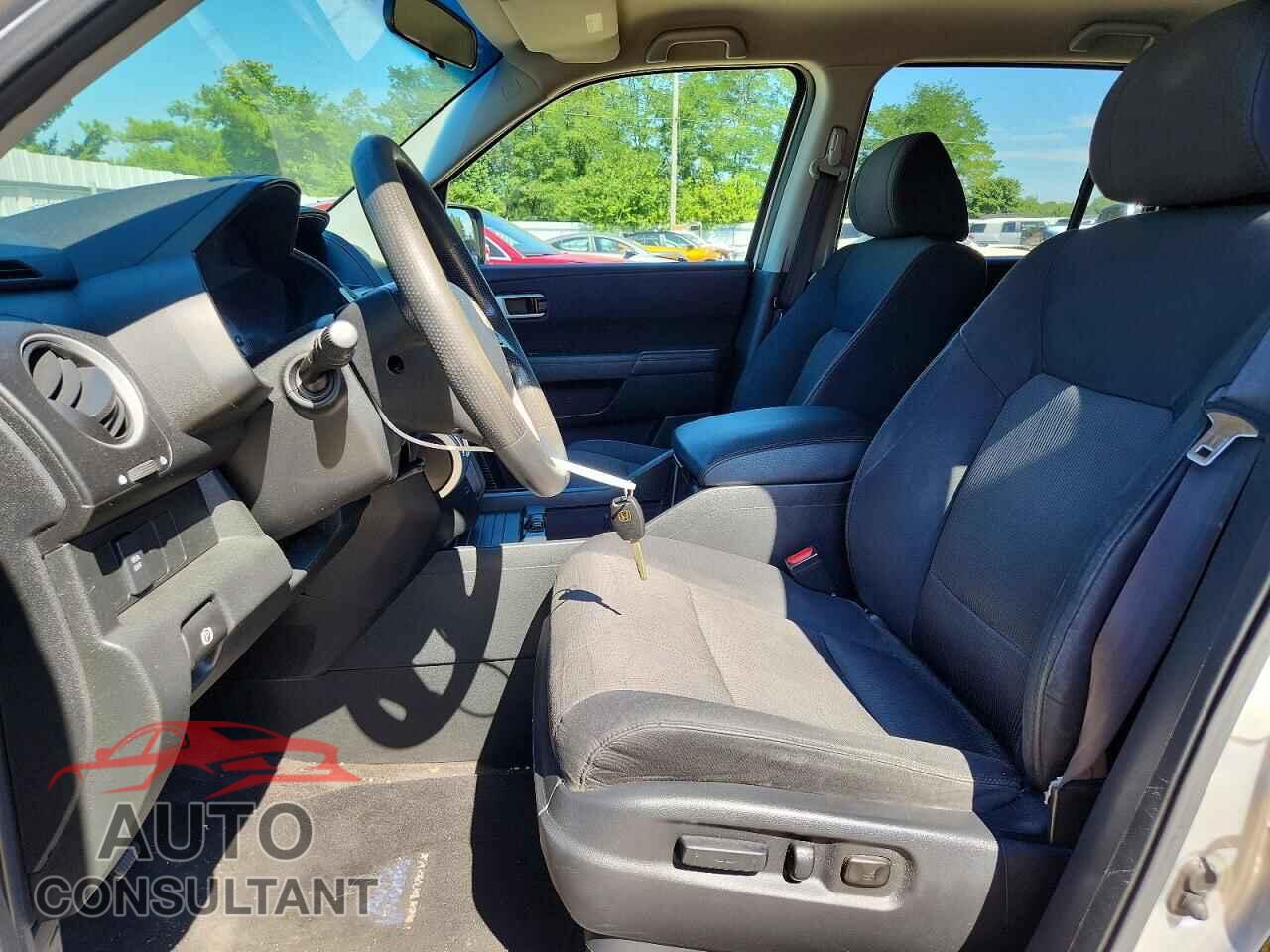 HONDA PILOT 2011 - 5FNYF4H44BB064370
