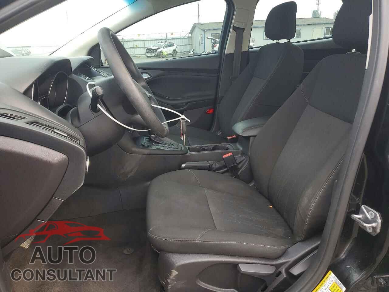 FORD FOCUS 2018 - 1FADP3FE2JL304650