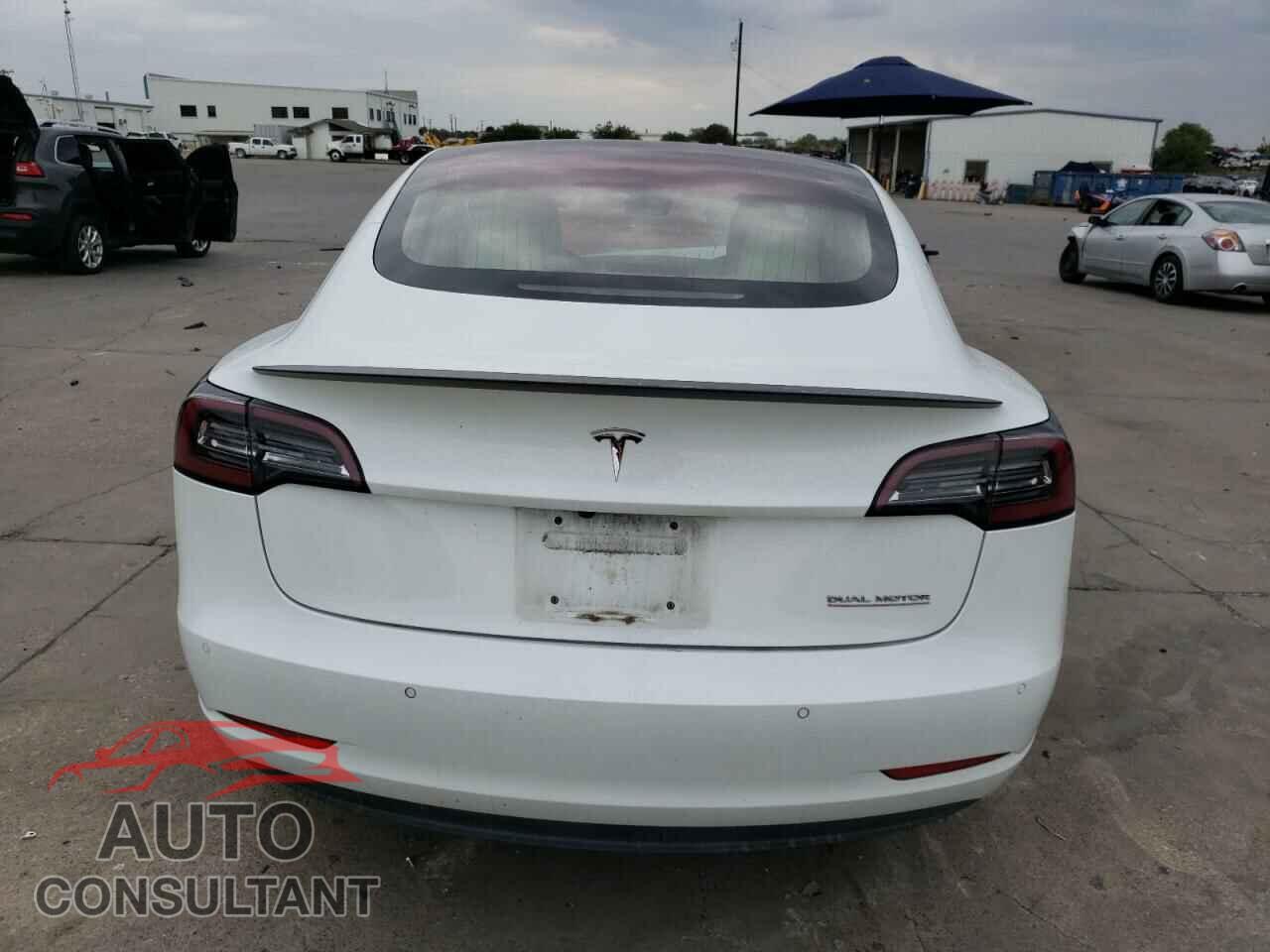 TESLA MODEL 3 2018 - 5YJ3E1EB8JF081637
