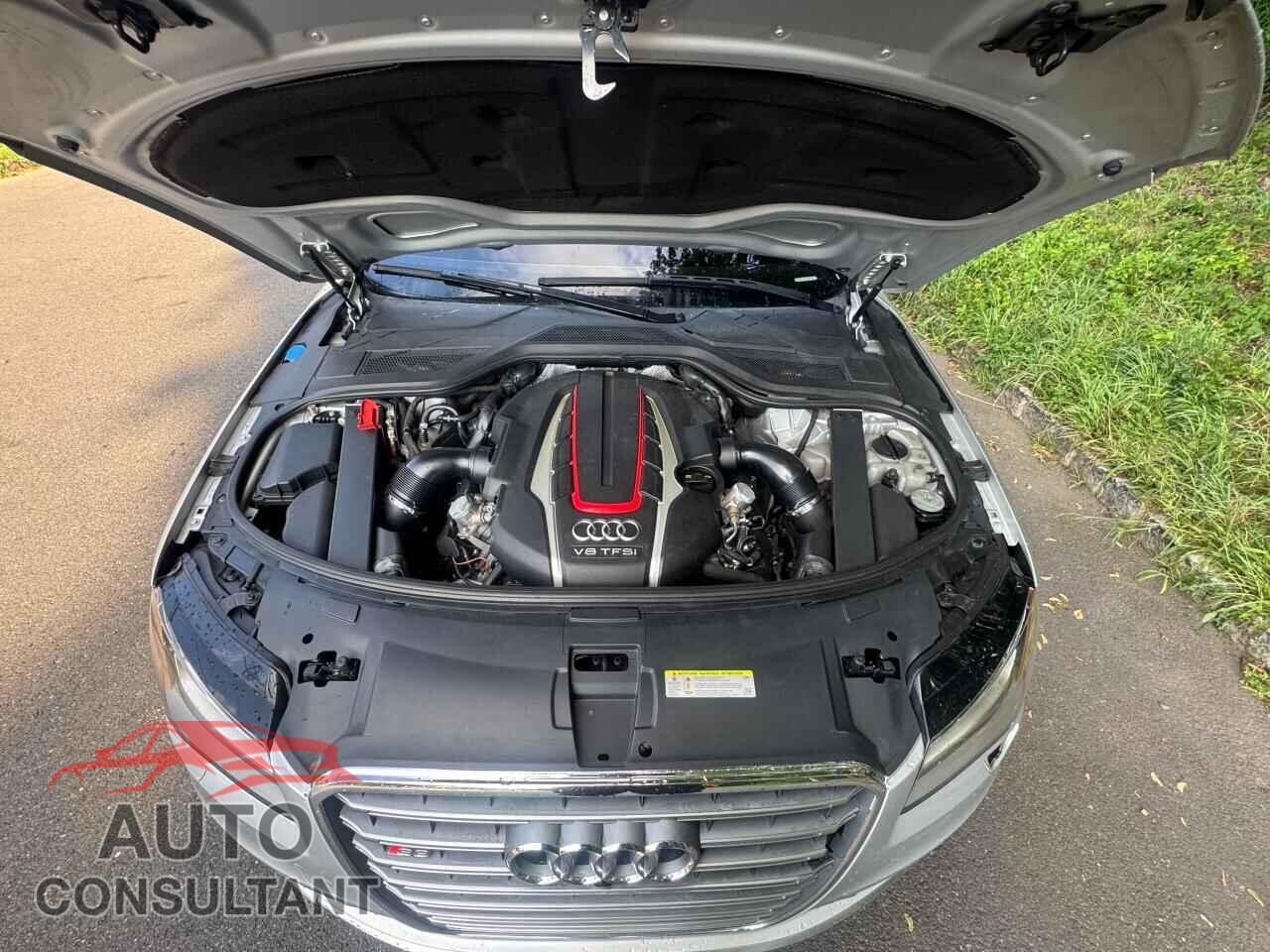 AUDI S8 2014 - WAUD2AFD1EN011933