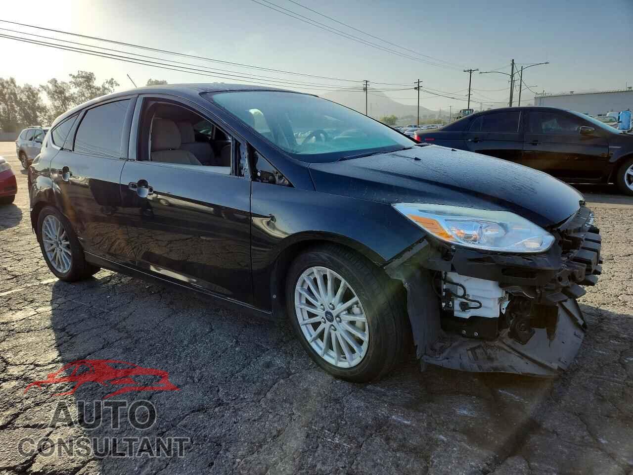 FORD FOCUS 2014 - 1FADP3R44EL260059