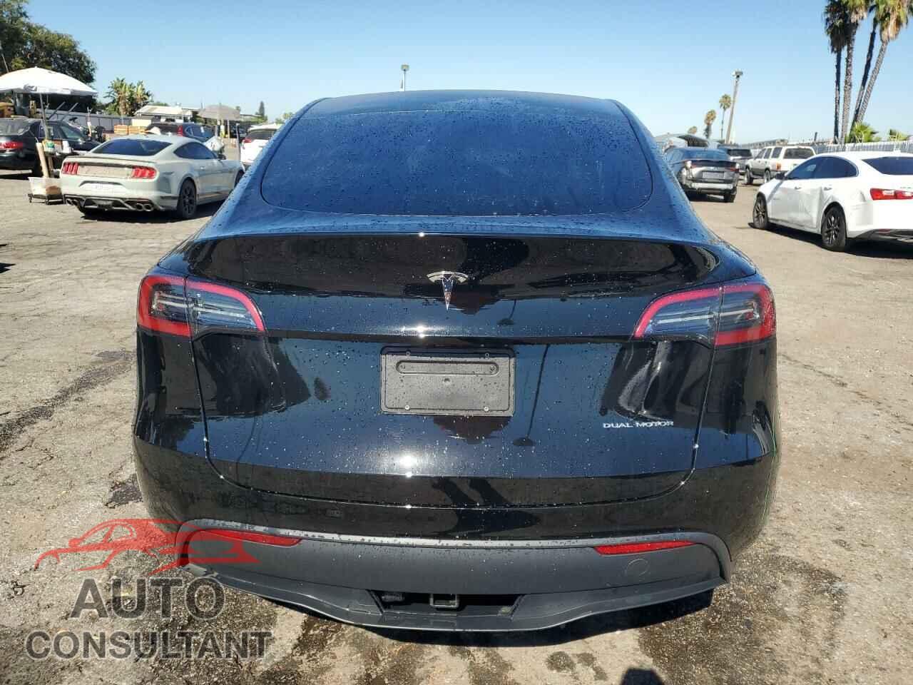 TESLA MODEL Y 2024 - 7SAYGDEE6RA215519