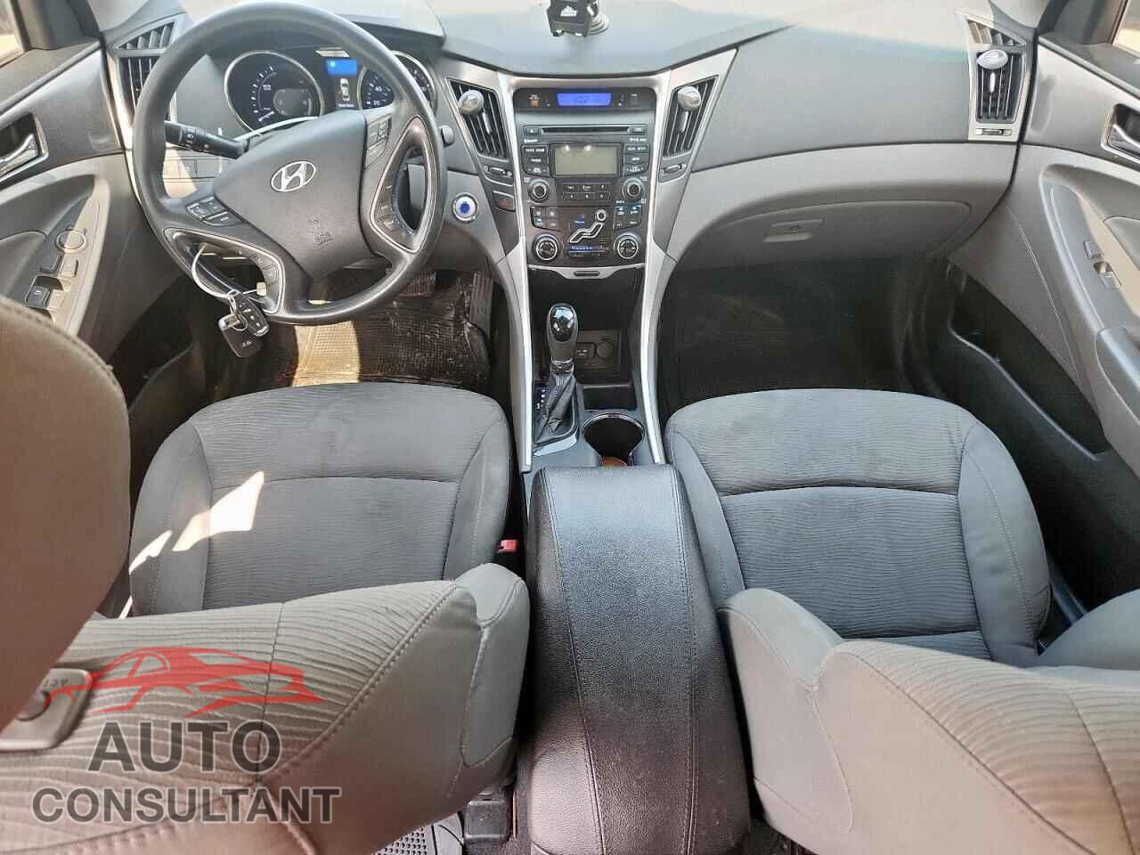 HYUNDAI SONATA 2012 - KMHEC4A49CA020683