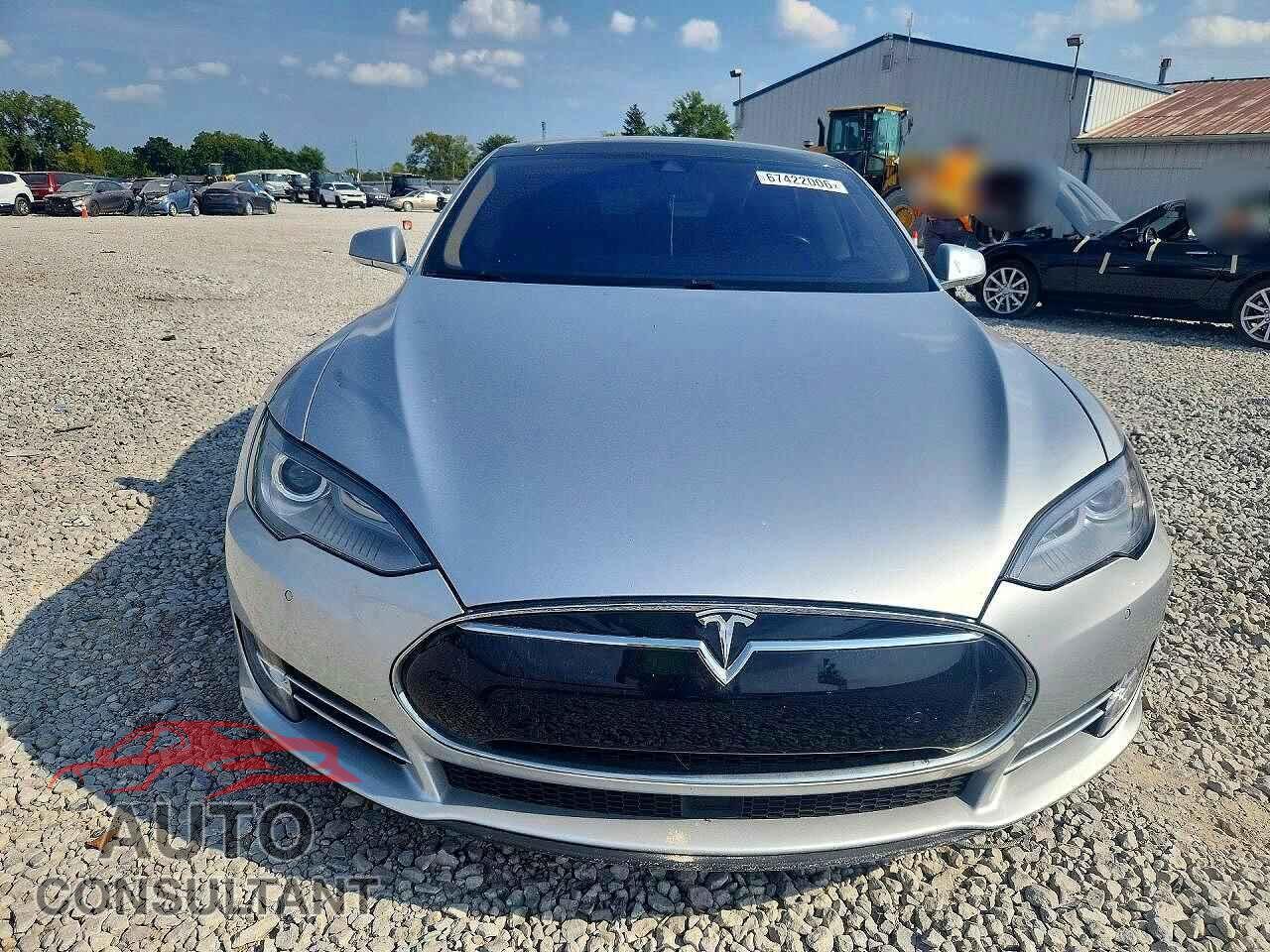 TESLA MODEL S 2014 - 5YJSA1H12EFP61016
