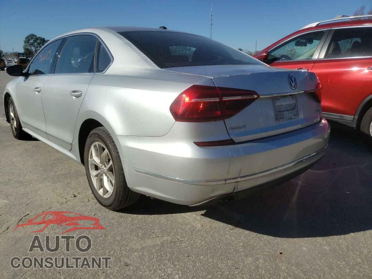 VOLKSWAGEN PASSAT 2017 - 1VWAT7A30HC072062