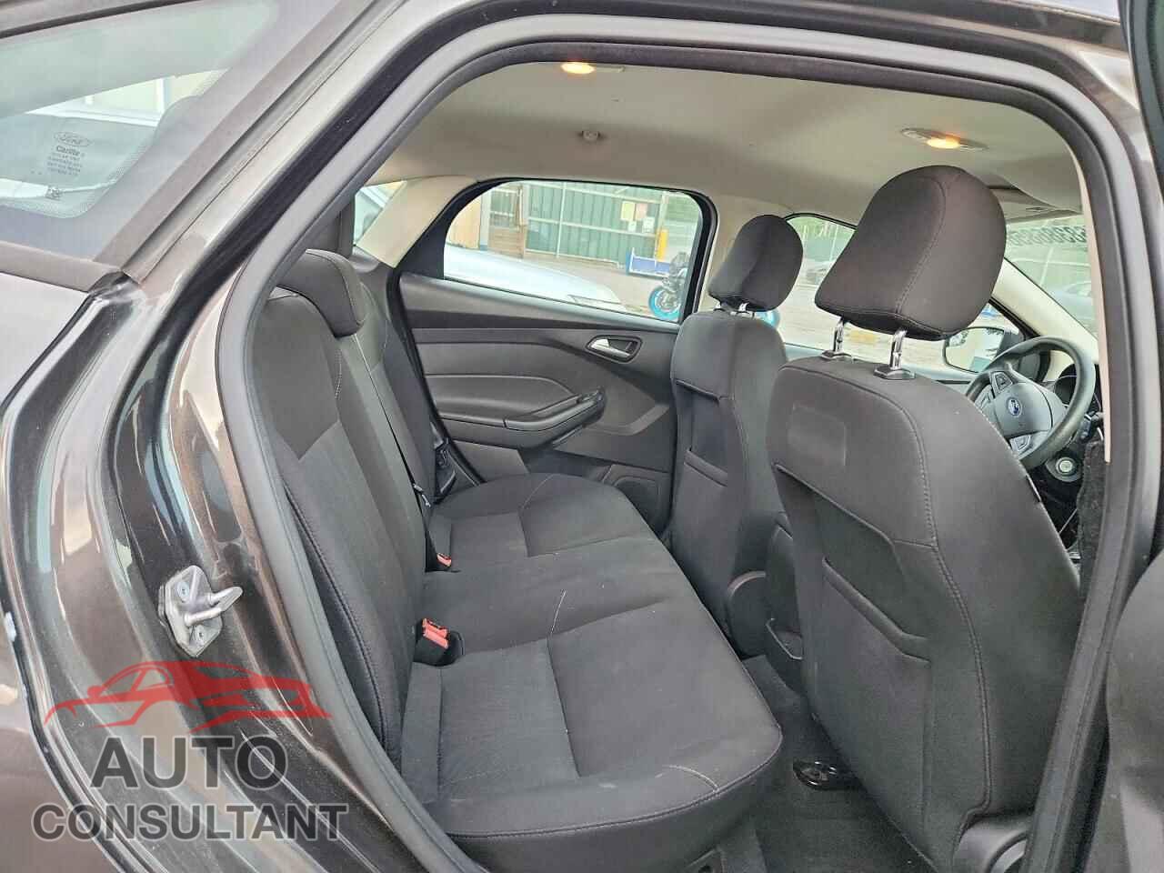 FORD FOCUS 2016 - 1FADP3F23GL287615