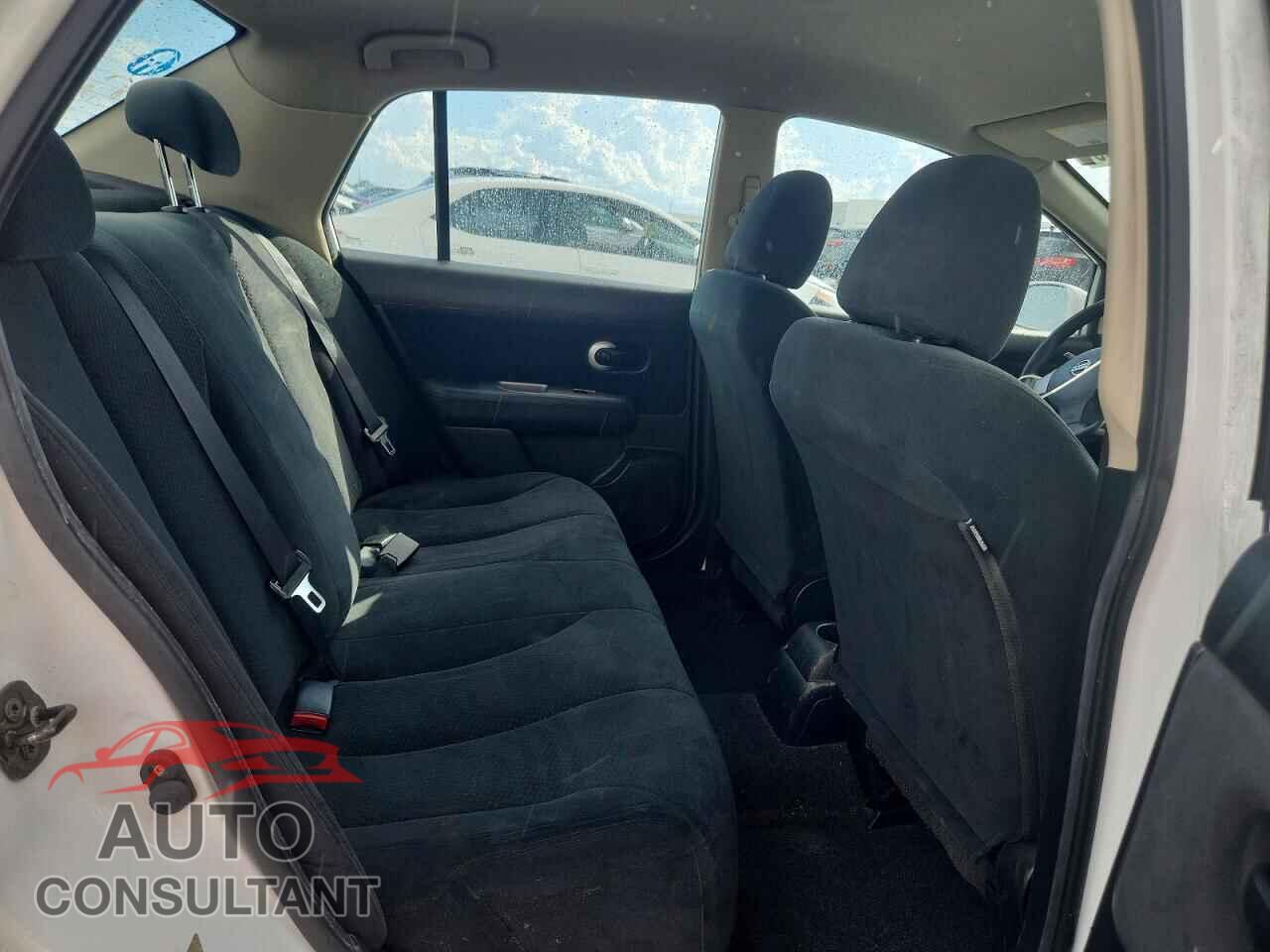 NISSAN VERSA 2011 - 3N1BC1AP4BL465908