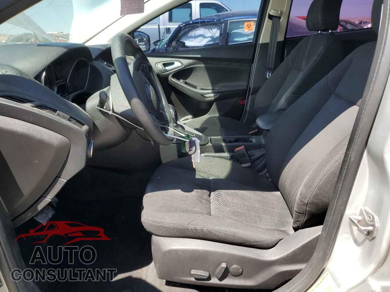 FORD FOCUS 2015 - 1FADP3K26FL370508