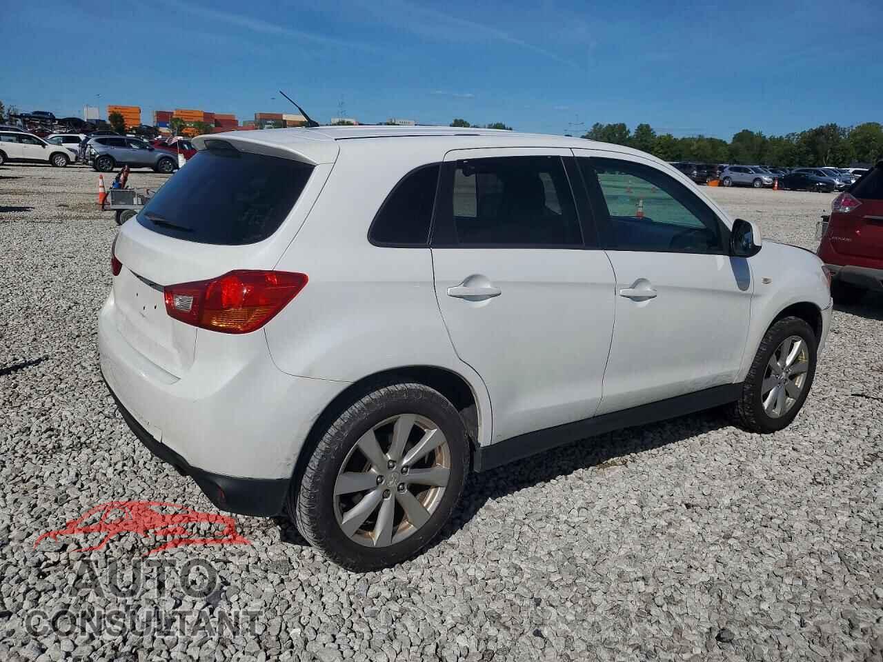 MITSUBISHI OUTLANDER 2015 - 4A4AP3AU5FE018212