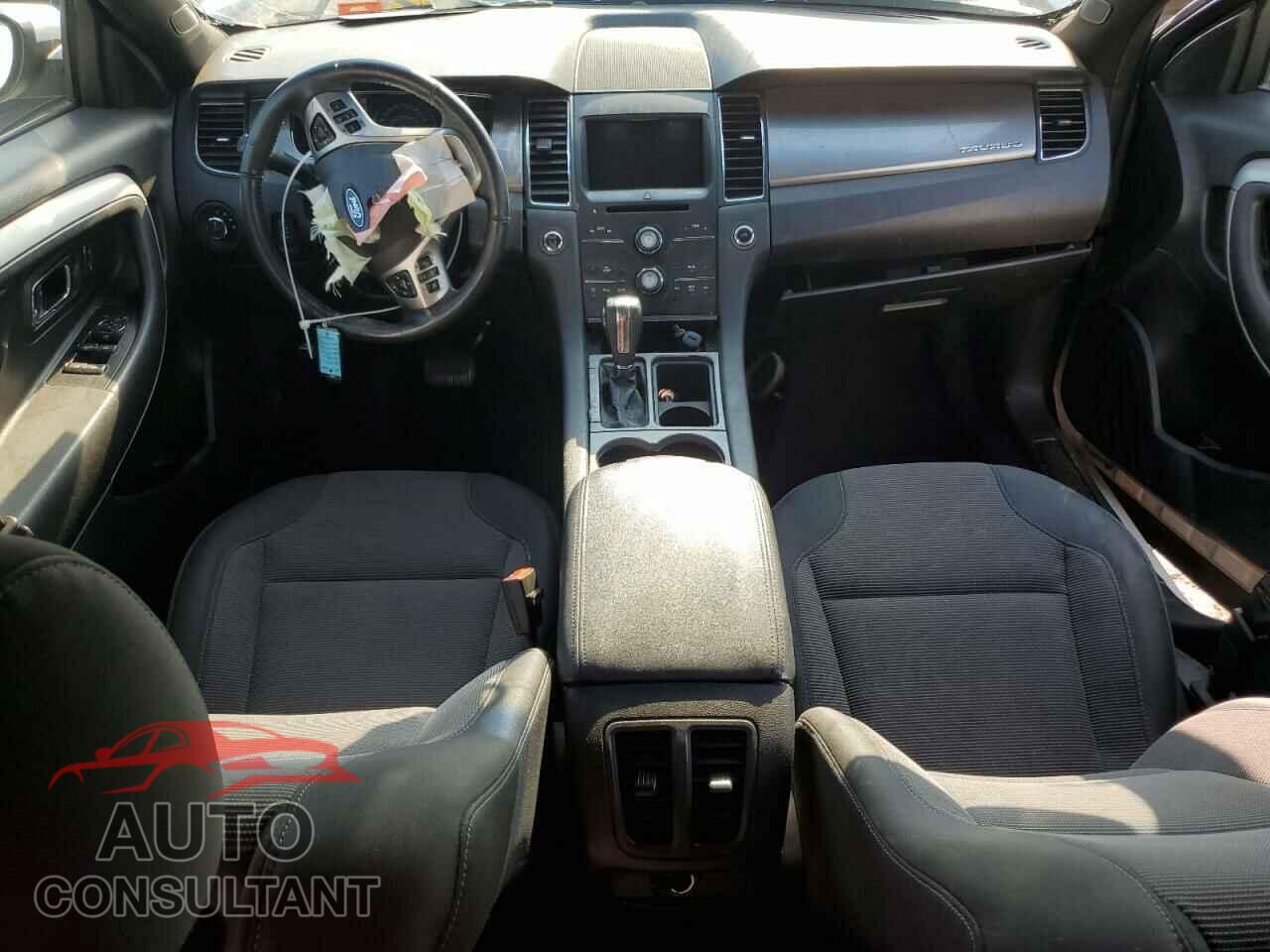 FORD TAURUS 2018 - 1FAHP2E87JG110101