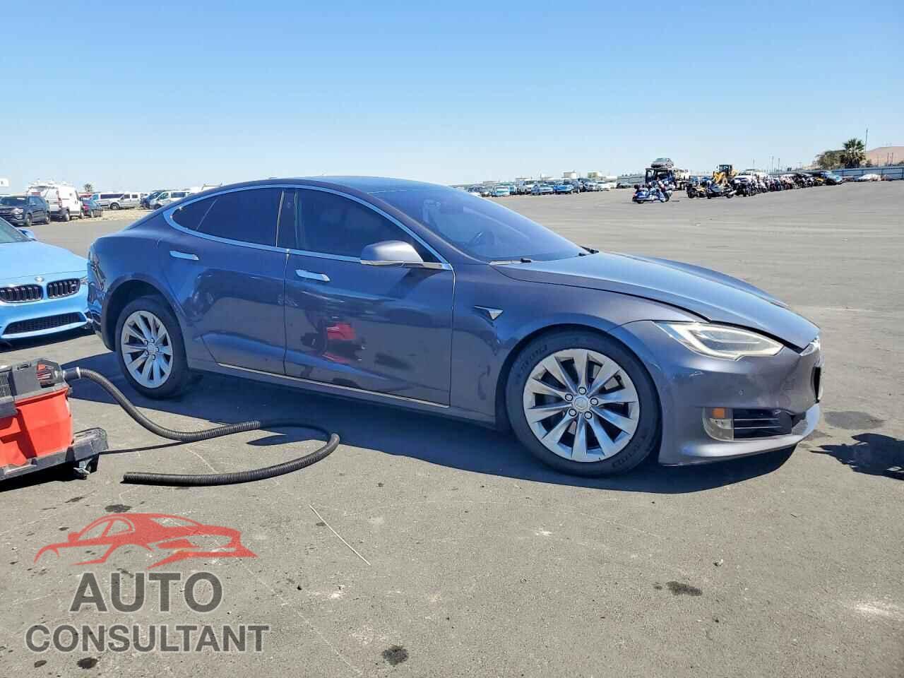 TESLA MODEL S 2018 - 5YJSA1E23JF261356