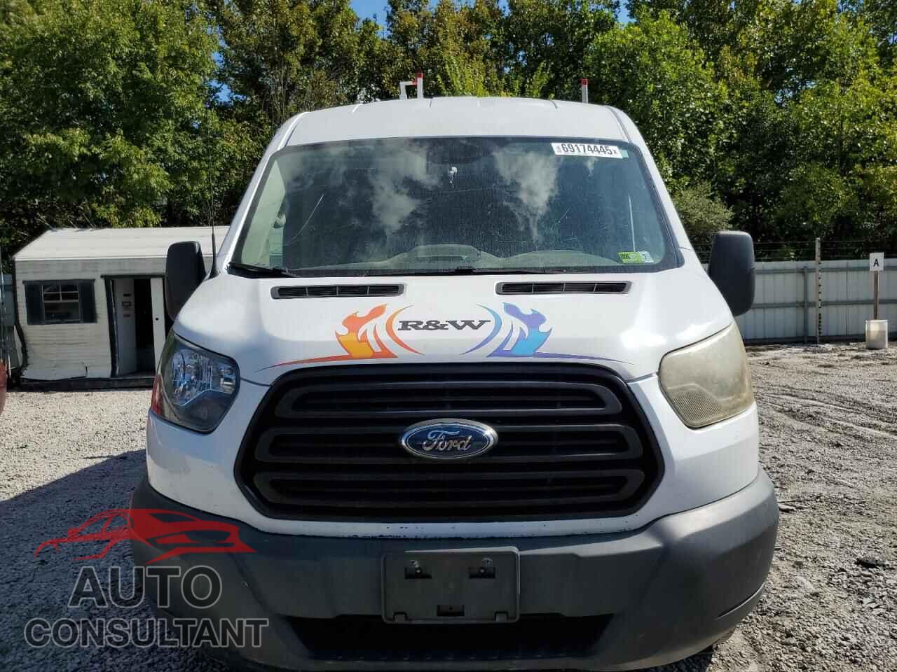 FORD TRANSIT 2017 - 1FTYR2CM2HKA77181