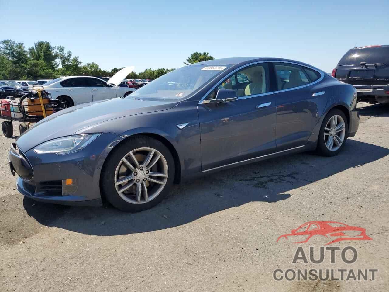 TESLA MODEL S 2015 - 5YJSA1S28FF084752