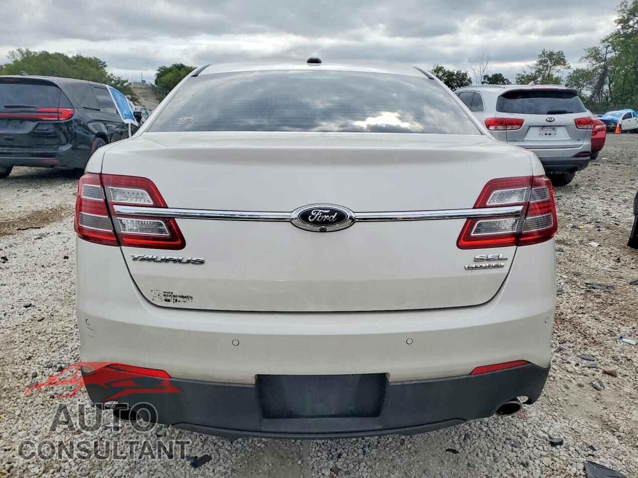 FORD TAURUS 2014 - 1FAHP2E82EG132772