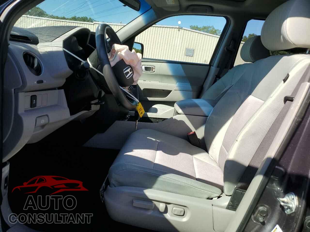 HONDA PILOT 2015 - 5FNYF4H32FB052540