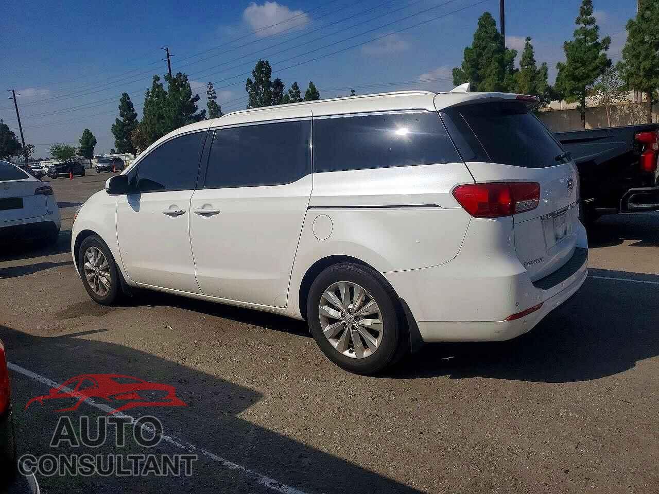 KIA SEDONA 2015 - KNDMC5C19F6034180