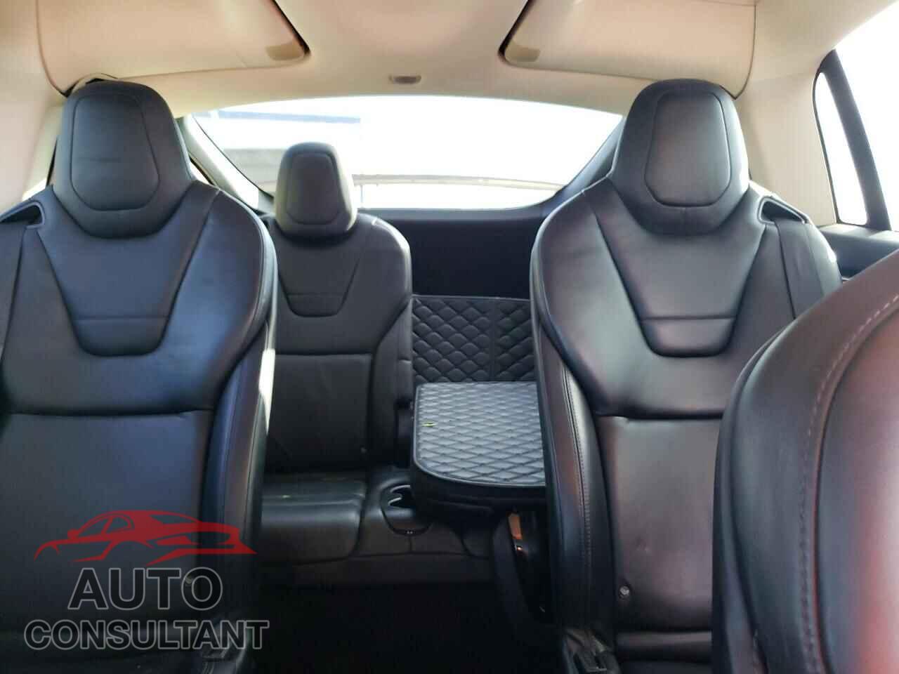 TESLA MODEL X 2016 - 5YJXCBE20GF004959