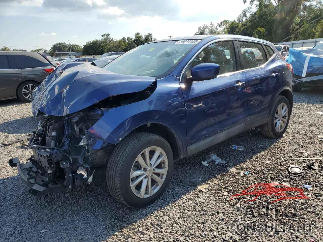 NISSAN ROGUE 2017 - JN1BJ1CP5HW006778