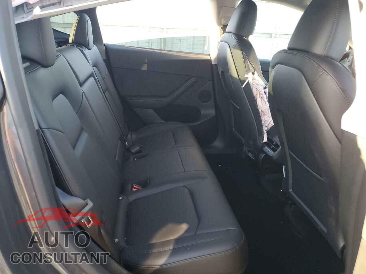 TESLA MODEL Y 2023 - 7SAYGDED9PF967321