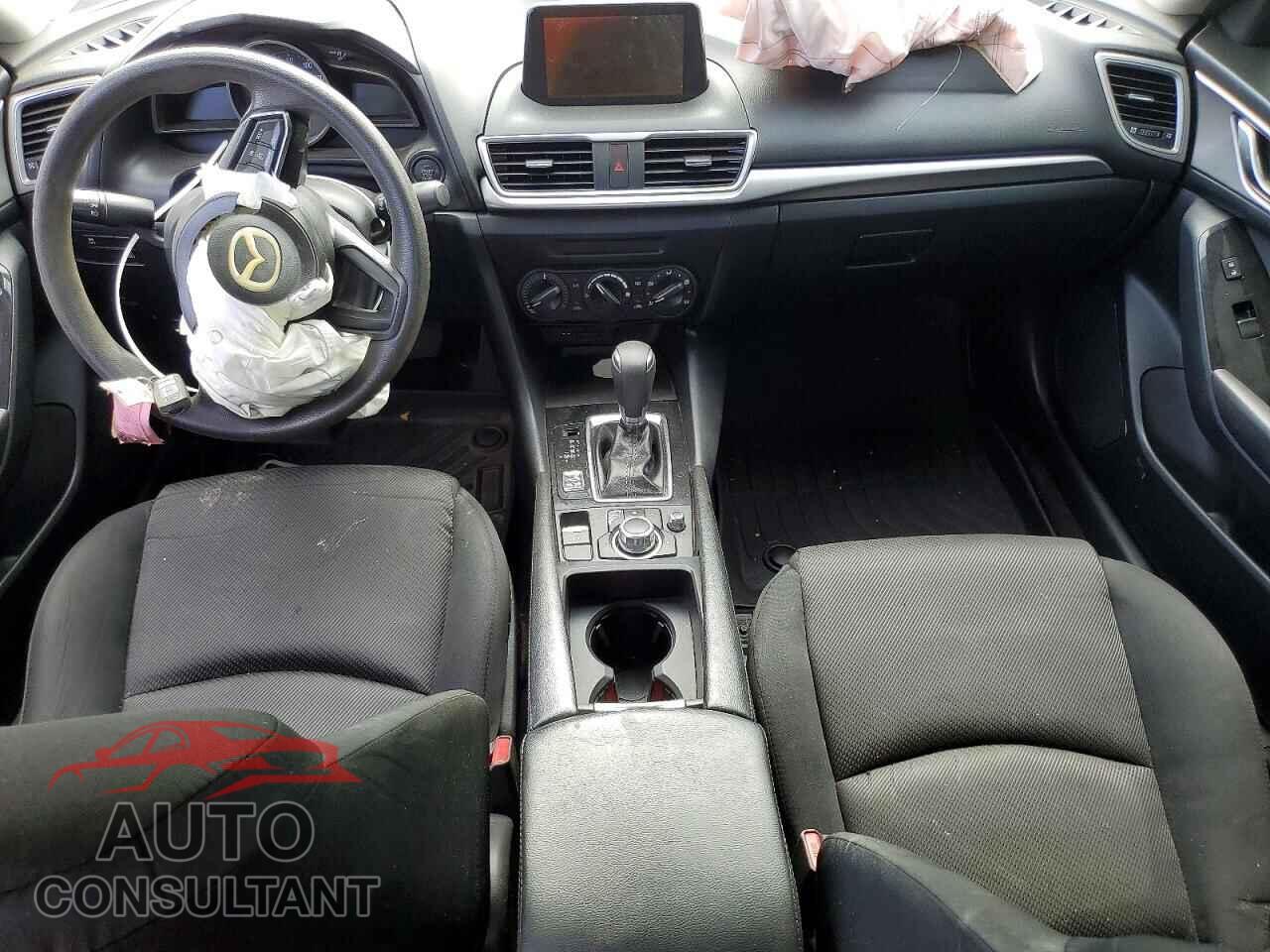 MAZDA 3 2018 - 3MZBN1U78JM268426