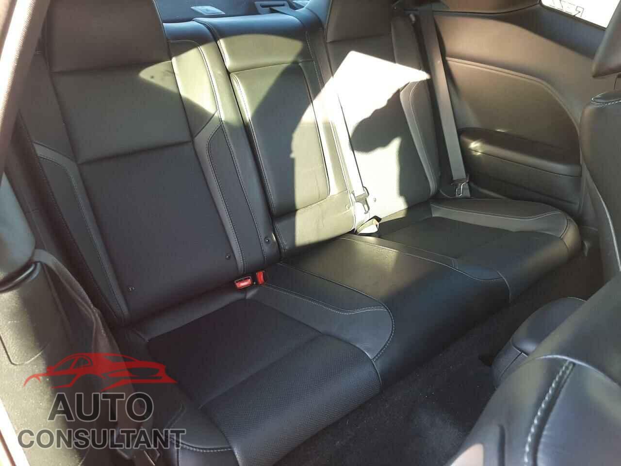 DODGE CHALLENGER 2018 - 2C3CDZAG4JH200155
