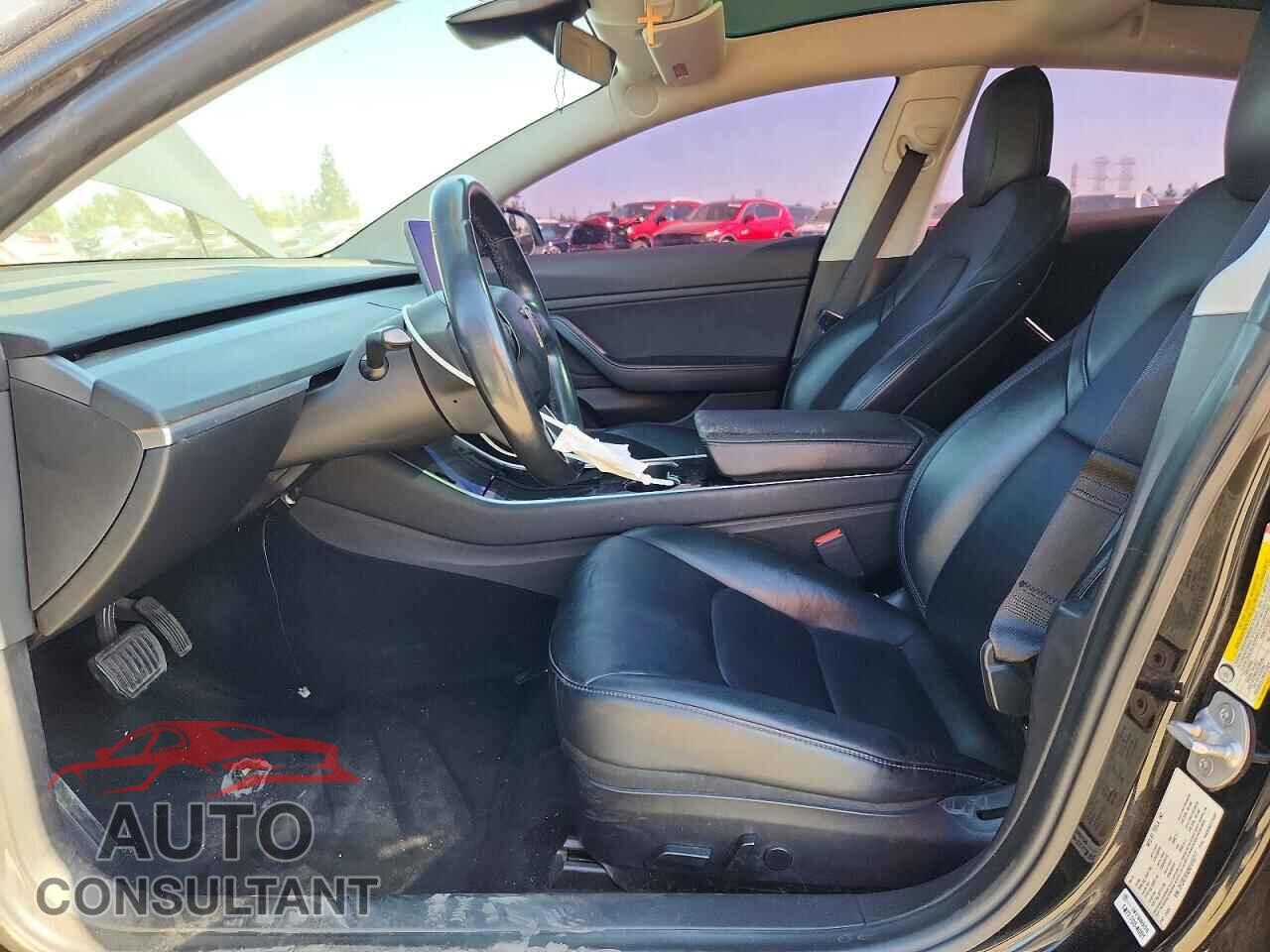 TESLA MODEL 3 2019 - 5YJ3E1EA0KF415717