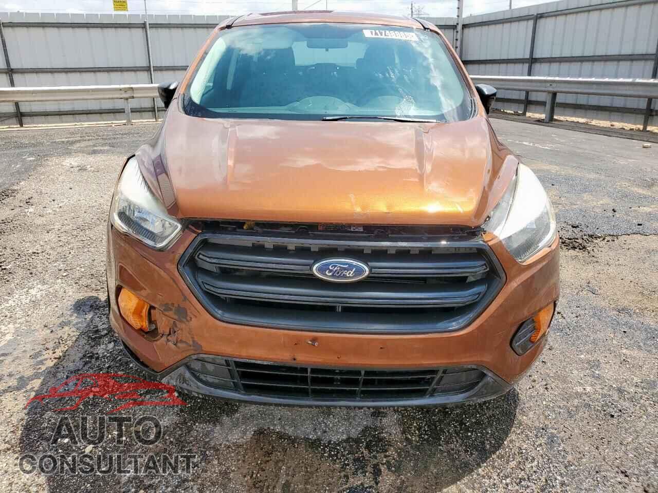 FORD ESCAPE 2017 - 1FMCU0F7XHUE04218