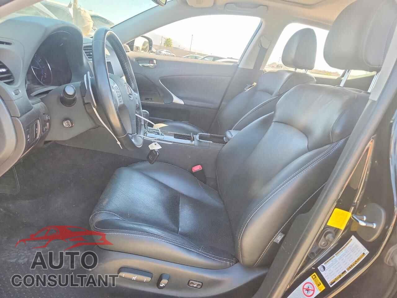 LEXUS IS 2012 - JTHCF5C24C5056423