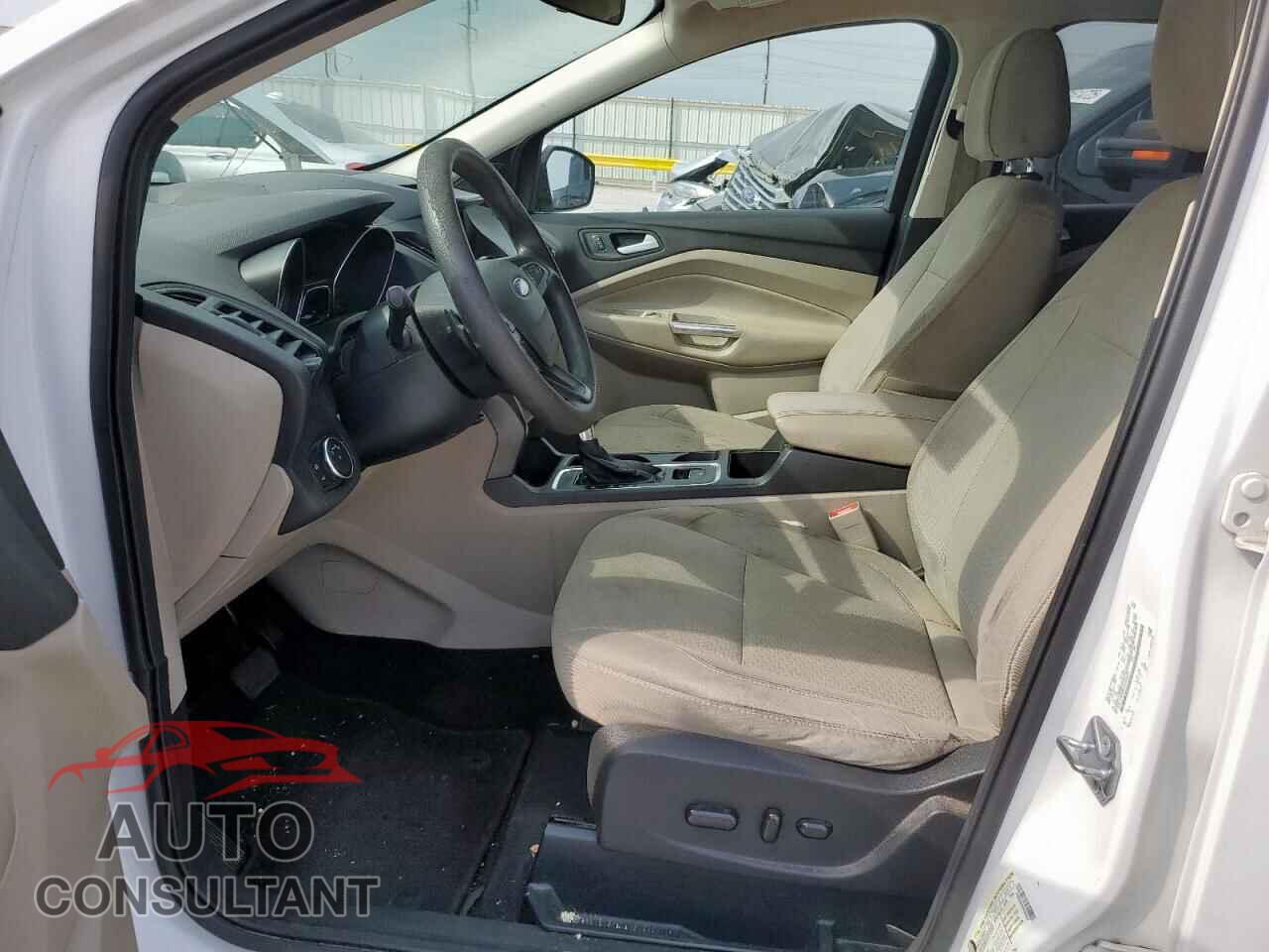 FORD ESCAPE 2017 - 1FMCU0GD6HUD85607