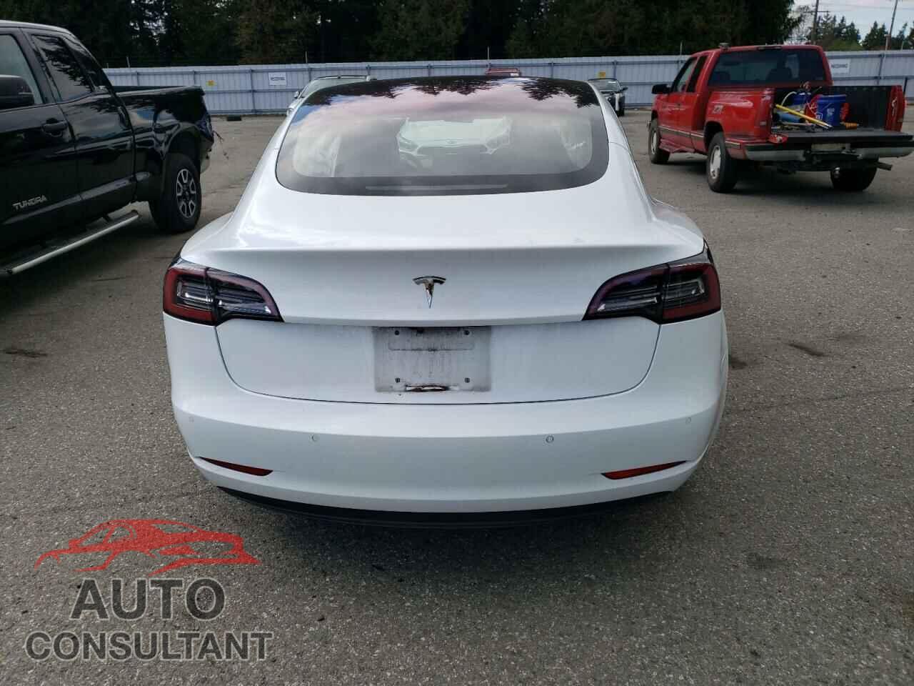 TESLA MODEL 3 2018 - 5YJ3E1EAXJF041177