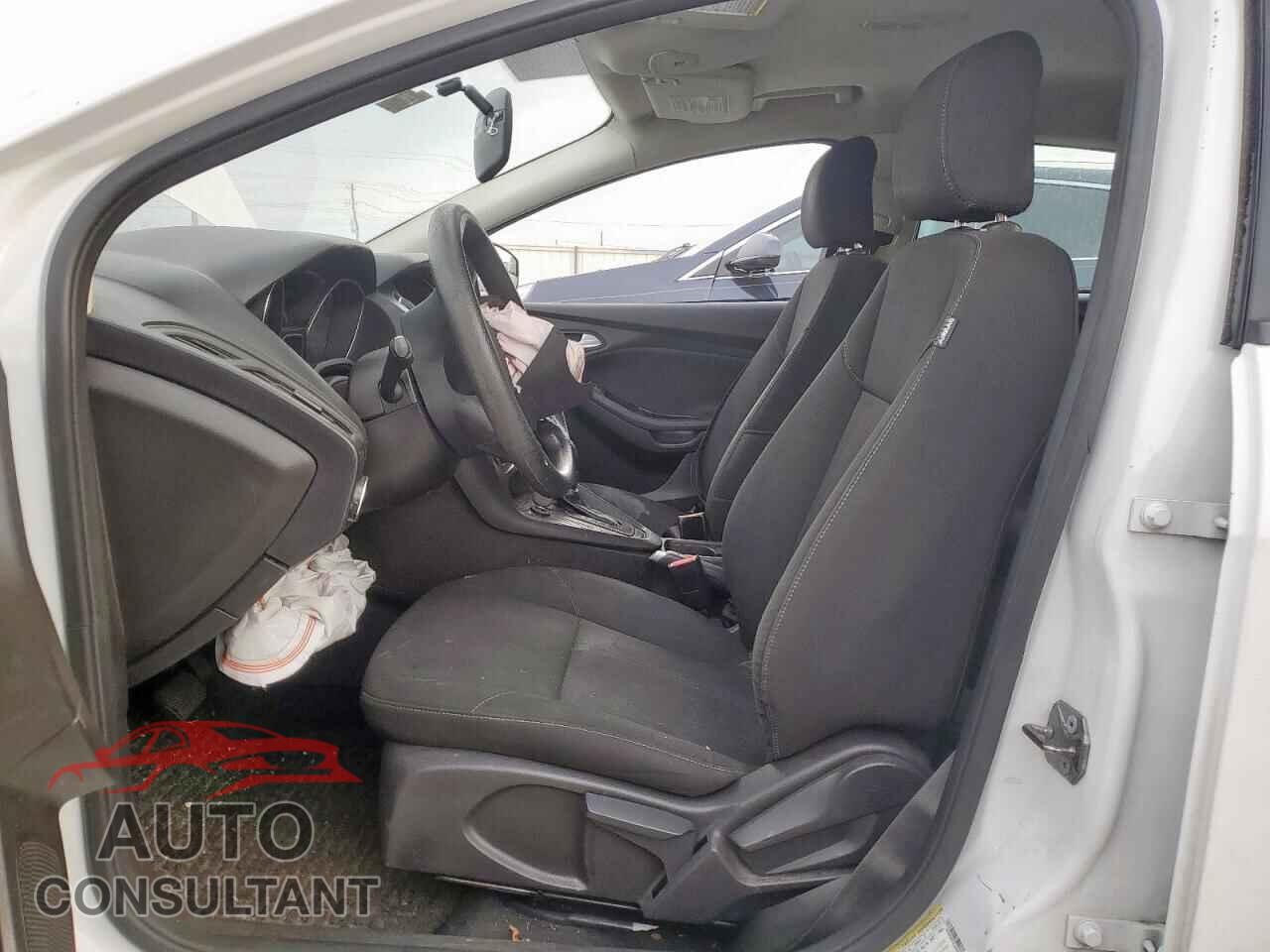FORD FOCUS 2015 - 1FADP3K27FL328784