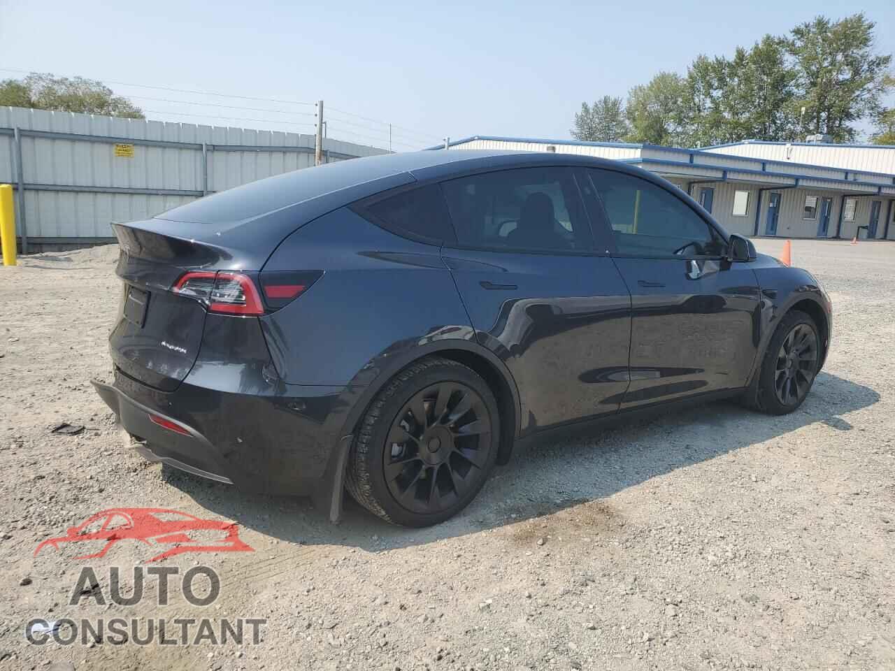 TESLA MODEL Y 2024 - 7SAYGAEE4RF119311
