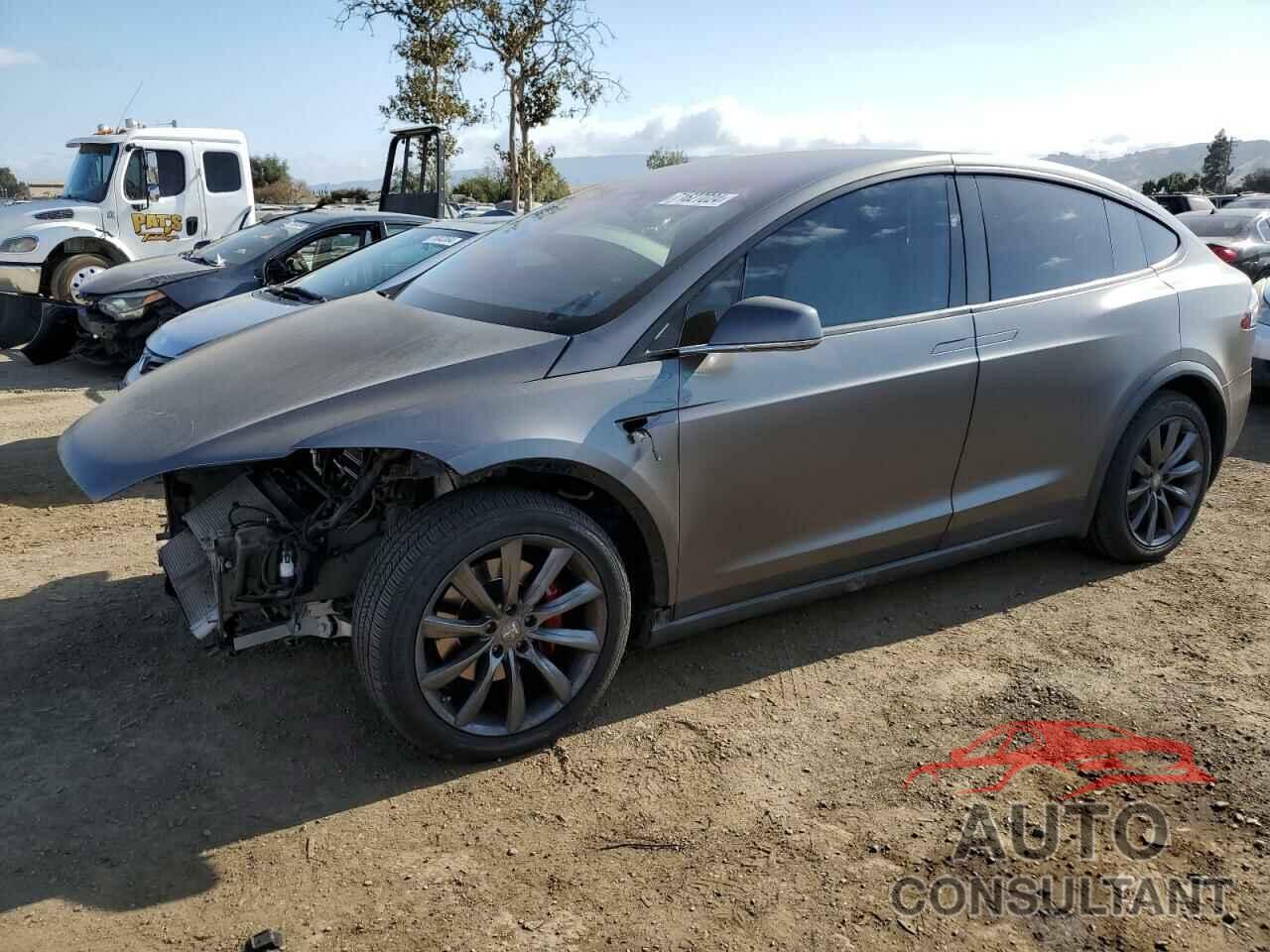 TESLA MODEL X 2018 - 5YJXCAE26JF090988