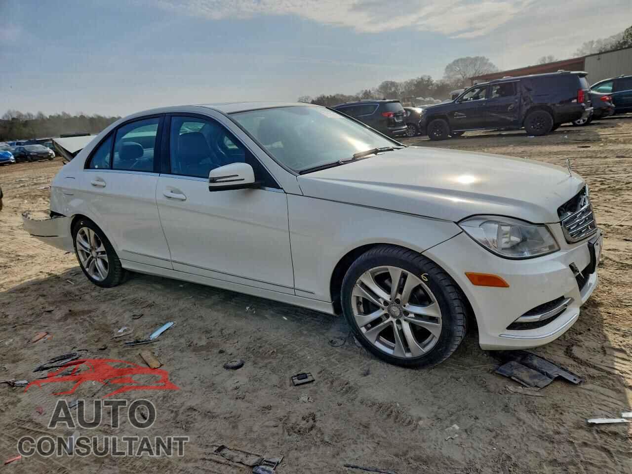 MERCEDES-BENZ C-CLASS 2012 - WDDGF8BB7CR231574