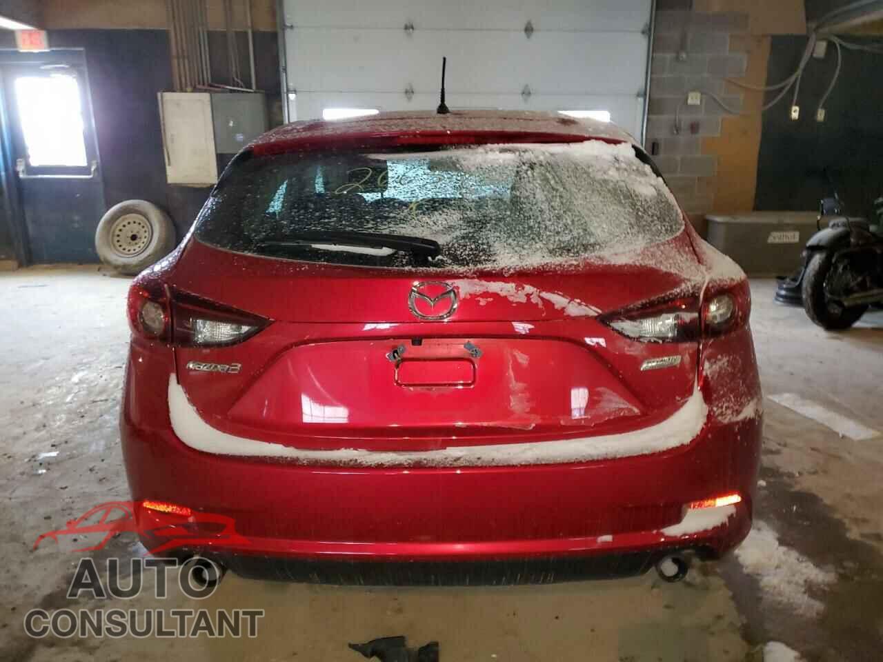 MAZDA 3 2018 - 3MZBN1K76JM266595