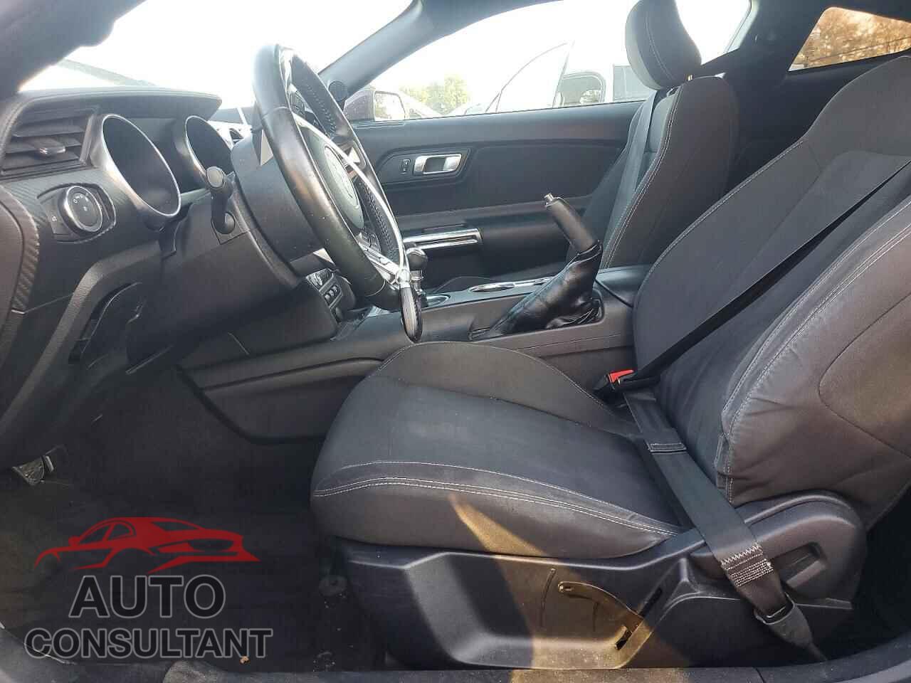 FORD MUSTANG 2018 - 1FA6P8TH0J5185733