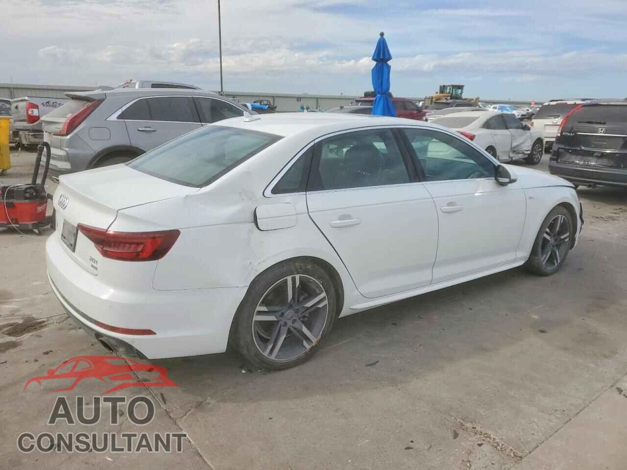 AUDI A4 2018 - WAULMAF47JA111879