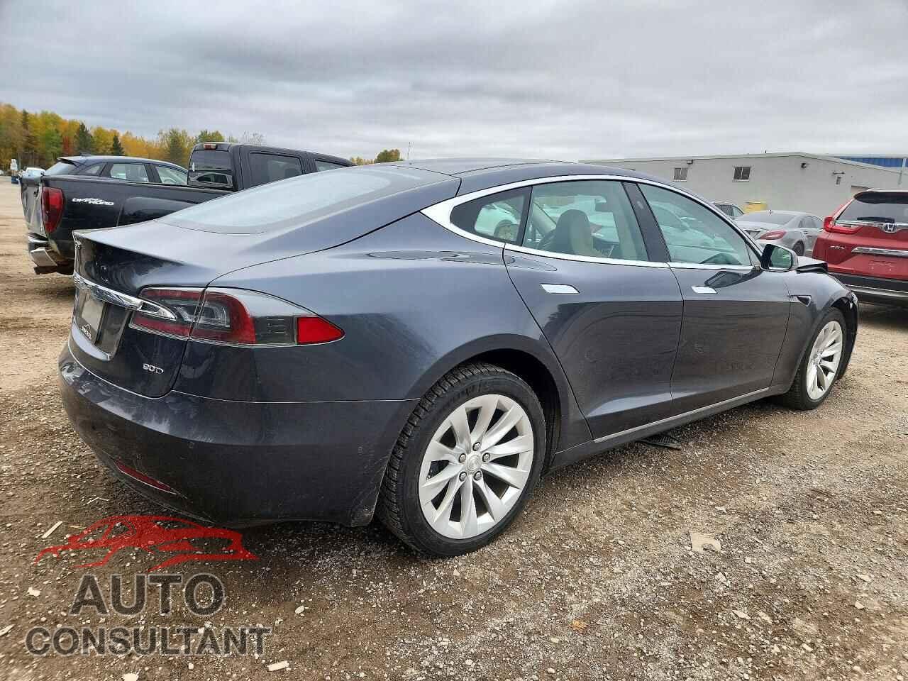 TESLA MODEL S 2017 - 5YJSA1E2XHF211404