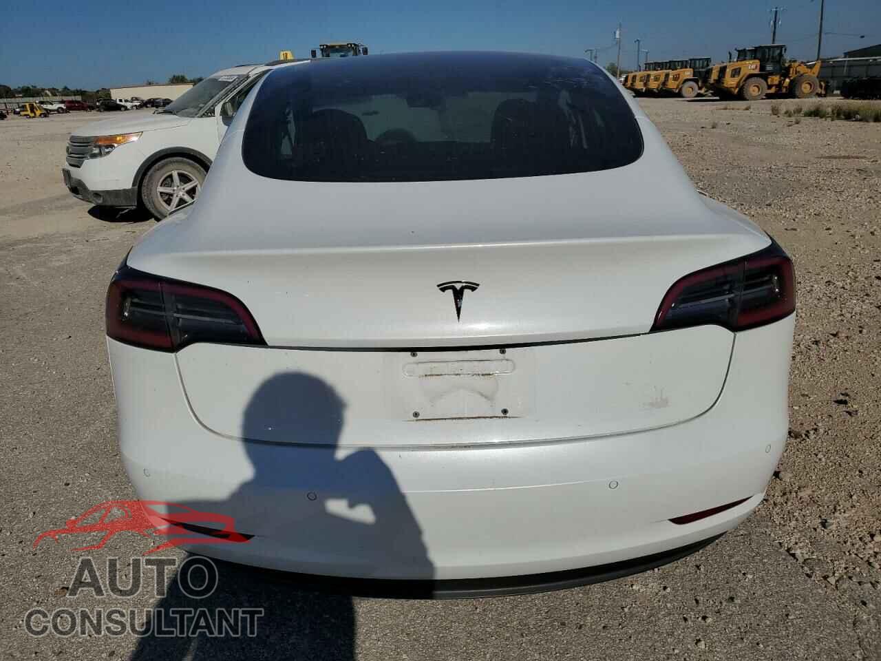TESLA MODEL 3 2018 - 5YJ3E1EA1JF060670